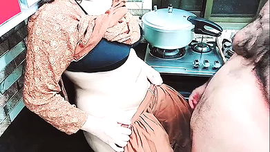 Desi Housewife Fucked Roughly In Kitchen While She Is Cooking With Hindi Audio