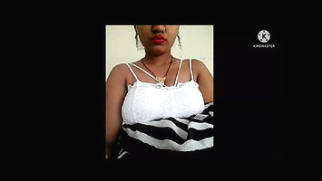 Hot Indian bhabhi does nude webcam show