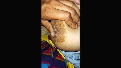 Cute Didi na first time apna mota mota boobs show kia uff so sexy and beautiful