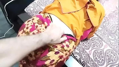 Bhabhi ka husband Outdoor tha to Devar na Mokay ka faida Uthaya or bhabhi ki chudai ki