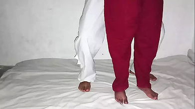 Aunty say doggy style main dard hota hy