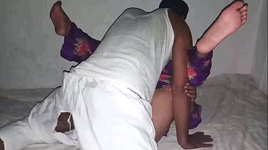 Aunty ko khari kar k dall dia