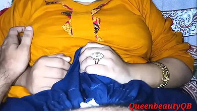 Aj neighbour boy ne neighbour hot girl ko lund ka maza diya hindi xxx video