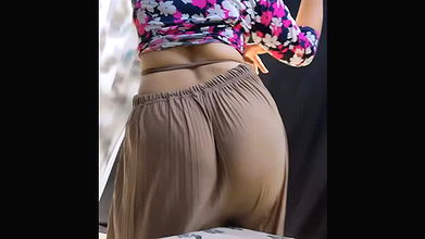 Indian desi bhabi show boobs mom