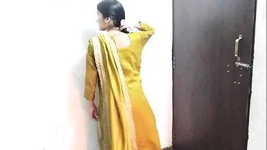 Abbu jaan ne akele dekh kar muze choda