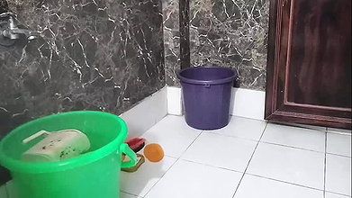 Step sister ka bathroom MMS video viral