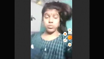 Kolkata Girl Shows her Nude Body