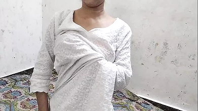 Mastar saheb mujhe chod do n meri chut far do