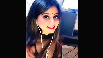 Gorgeous Yuvika Showing her Boobs on Tango