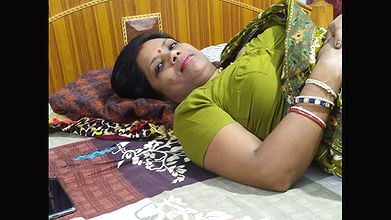 Delhi Professor Simran Sucking and Fucking with colleague Mishra in Saree on Xhamster