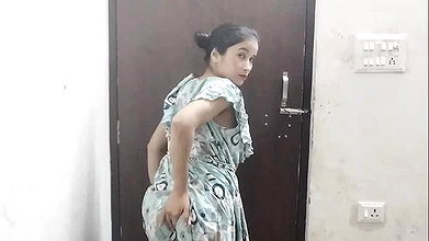 Bhabhi ki chhut chat kar pela maza aaya