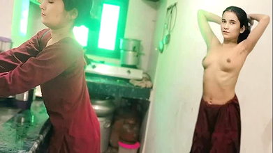 Bhabhi ji ko kitchen me hi chod diya