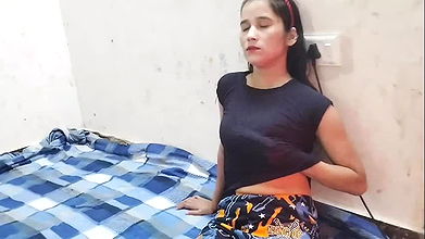 Akeli rahene par bhabhi mere se chud gyi