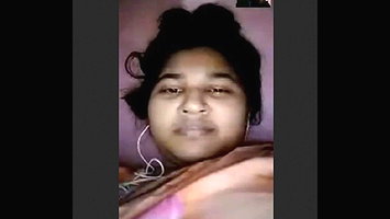 Chairavali Masturbating Pussy With Veggie