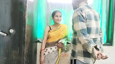 Sali saree pahni thi jija ne khol diya