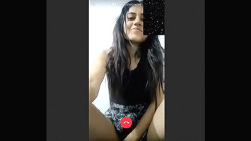 Cute Girl Shows her Pussy On VC