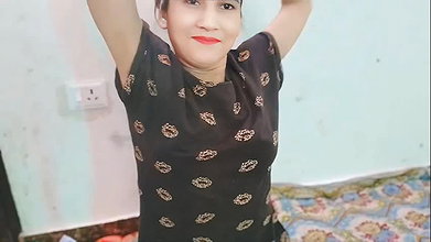 Darji ke pass pakde ke naap di aur usne meri boobs daba diya