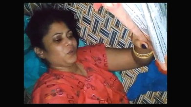 Desi Bhabhi Give Handjob and Fucked