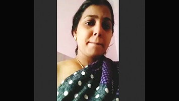 Cheater bhabhi making video for lover