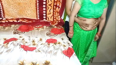 Indian beautiful bhabhi removed her saree