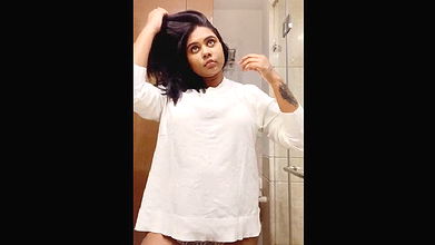 Busty Hot Oasi Das Boobs Shake Folds Show Nude