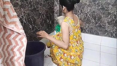 Cute Collage Girl ki jawani ka video