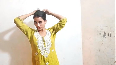 Chachi ko x video dikha kar choda