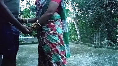 Bhabhi Ne Roof Top Par Hilate Huye Pakda Fir Chudayi Karayi