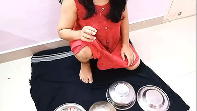 Bartan Bechne Aayi Young Bhabhi Ko Jamkar Choda – Fuck Aunty