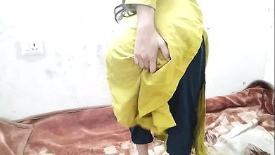 Step sister ko pesaab karte dekh fir chod diya