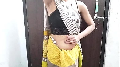 Step mother ko akele dekh kar jabar dasti chod diya