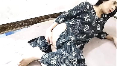 Soyi hui Step sister ko ghar band kar ke chod diya