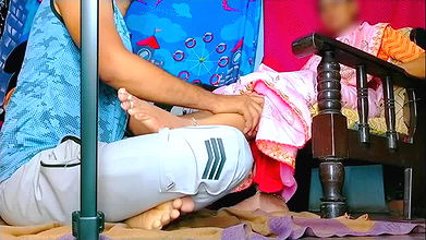 Servent seen Malkin’s pussy during massage.MASSAGE SEX !! NAUKAR SE MALKIN CHUD GAI Naukar ne malkin ki malkin ki choot masage