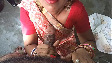 Madam Ne Naukar Se Kitchen Me Choot Chudayi Karayi – FireeCouple