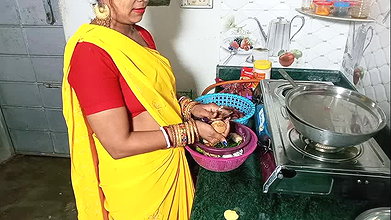 Indian Desi Teen Maid Girl Has Hard Sex in kitchen – Fire couple sex video