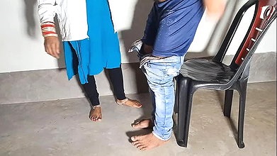 Hospital Me Nurse Ko Patakar Vahi Chair Par Chod Diya