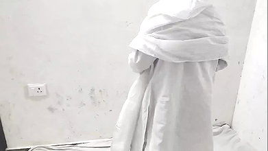 Cute step sister ko pela diya hindi me