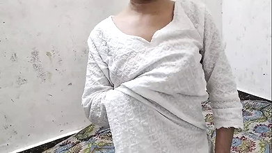 Chachi ko chodte bhabhi ne dekh liya