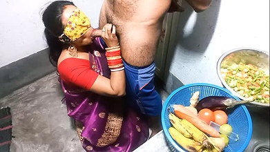 Bhabhi Ne Kitchen Me Lund Chusa – Blowjob in Kitchen