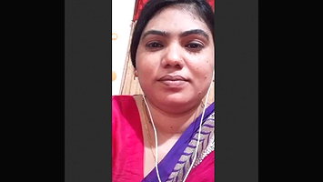 Sexy Married Bhabi Showing