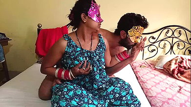 Dost ki Bahn Ko ghar Par Bulakar Pela- desi indian stepsister kissed and fucked