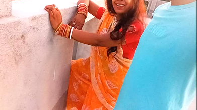 Bhabi ko Chat pe Kapde Uthane ke Bahane me impress karke Chod Liya – Fucking Bengali Bhabhi Clear Hindi Voice Hd Video