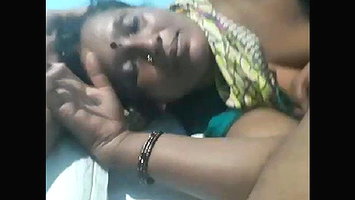 Mature bhabhi with lover in hotel