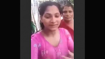 Bangla Village Mom And Daughter Bathing
