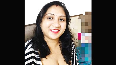 Saavi bhabhi getting her pussy sucked and get fucked on top