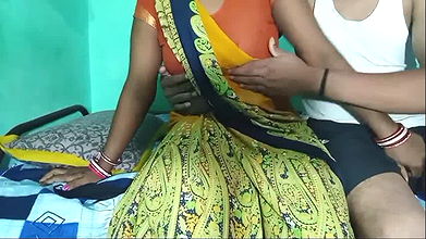 Brother-in-law taught how to make videos by fucking the elder sister-in-law of the Indian village Hot Indian sister-in-law