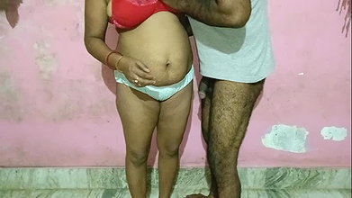 Desi maa ne apne bete se khade khade gand chudwai