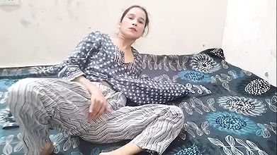 Soyi hui step sister ko paise dekar jabar dasti chod diya