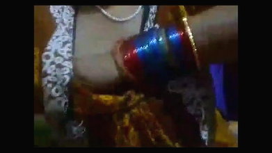 Desi bhabi really big boobs