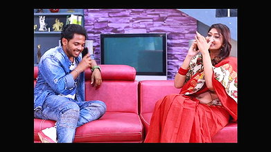Tamil Serial MILF Neelima Rani Super Hot Milky Navel Show in Saree